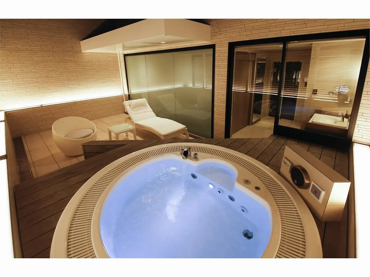 Hotel Code Shinsaibashi Osaka 3*,
